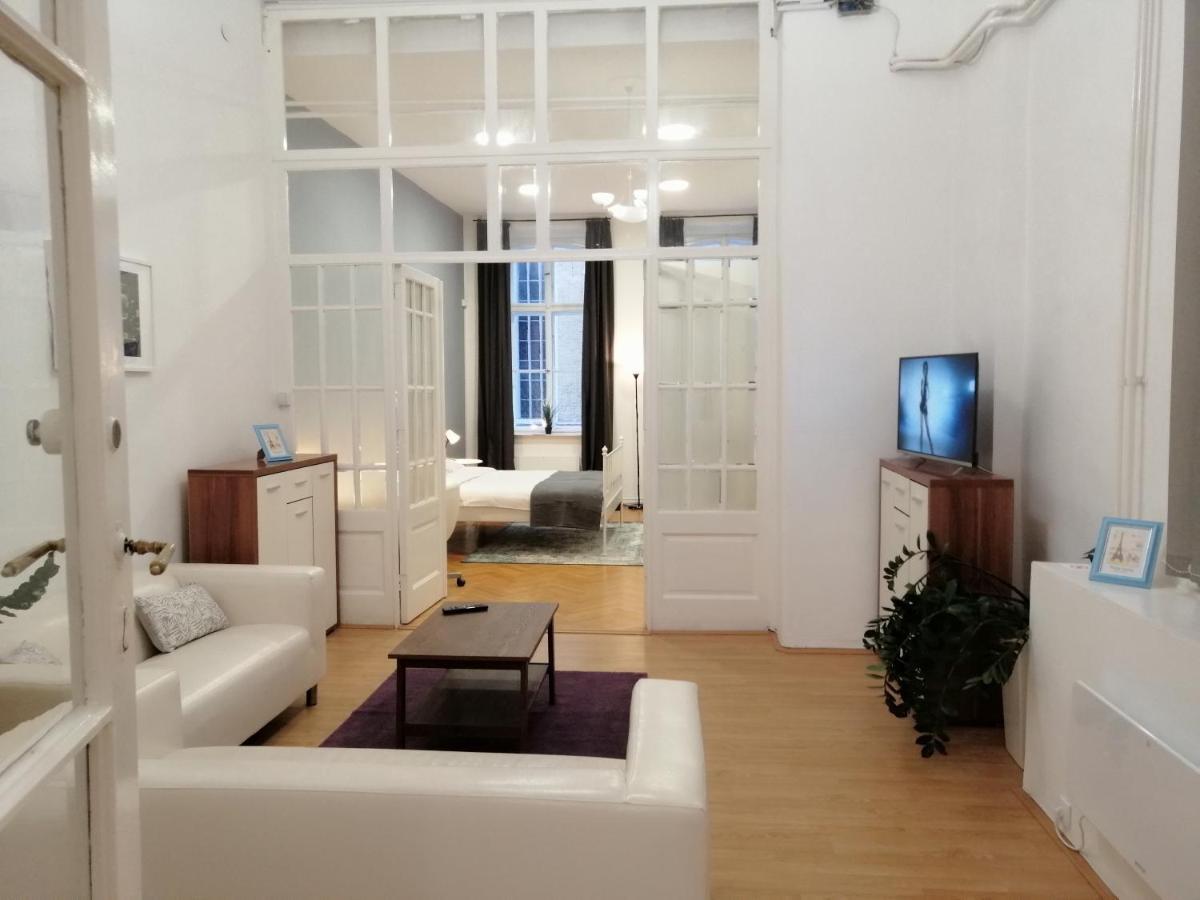 Filinhome Zmaj Jovina Suite 노비사드 외부 사진